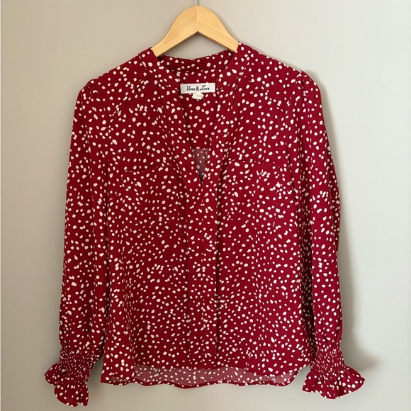 Vine & Love Red and White Dotted Blouse size Small - Picture 1 of 3